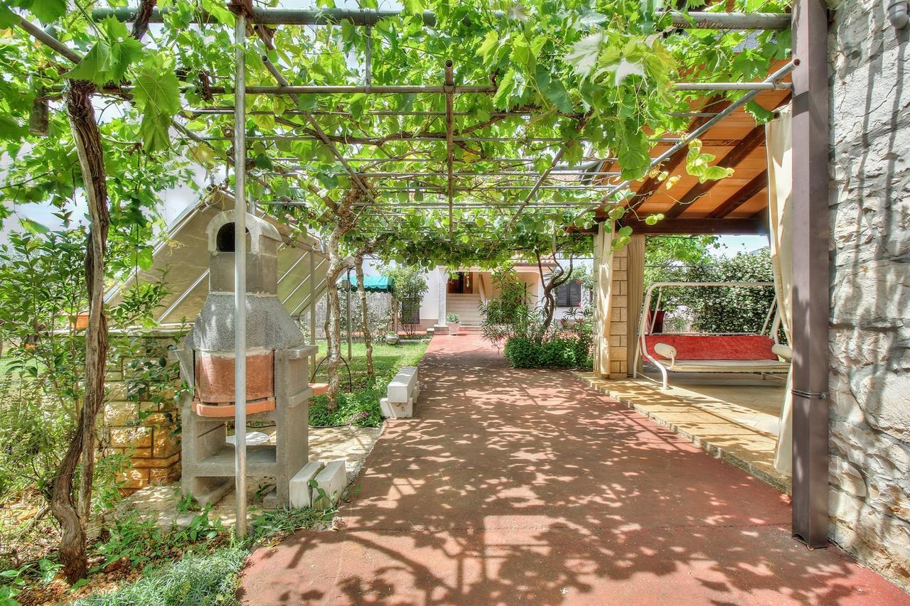 Nadia House With Apartments Zambratija  Exterior foto
